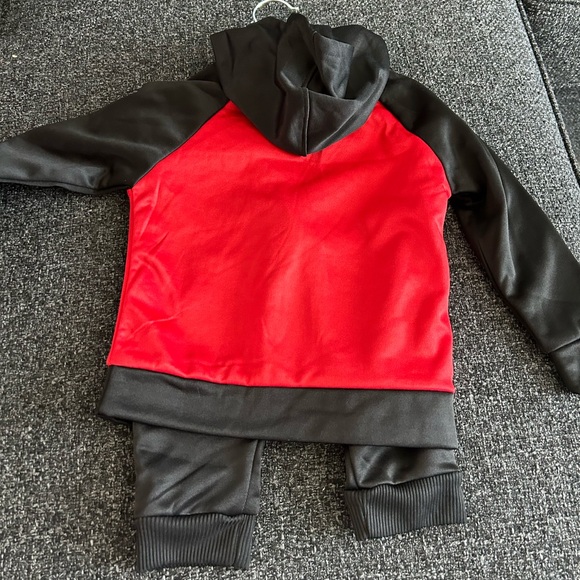 NWT PUMA 2-Piece Set Red Size 2T - Picture 2 of 2